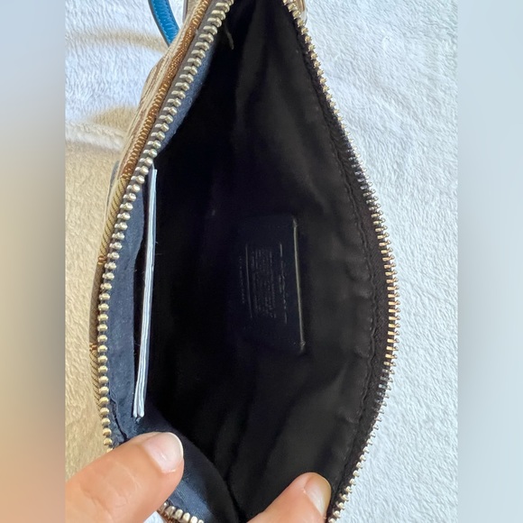 Coach wristlet - Picture 5 of 5